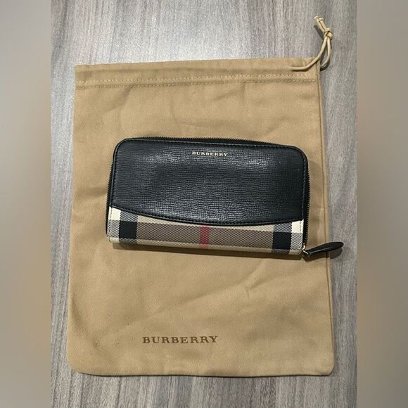 Burberry Elmore Black Leather Check Zip Around Wallet - Picture 2 of 10